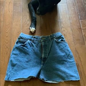 Vintage Chic high rise shorts